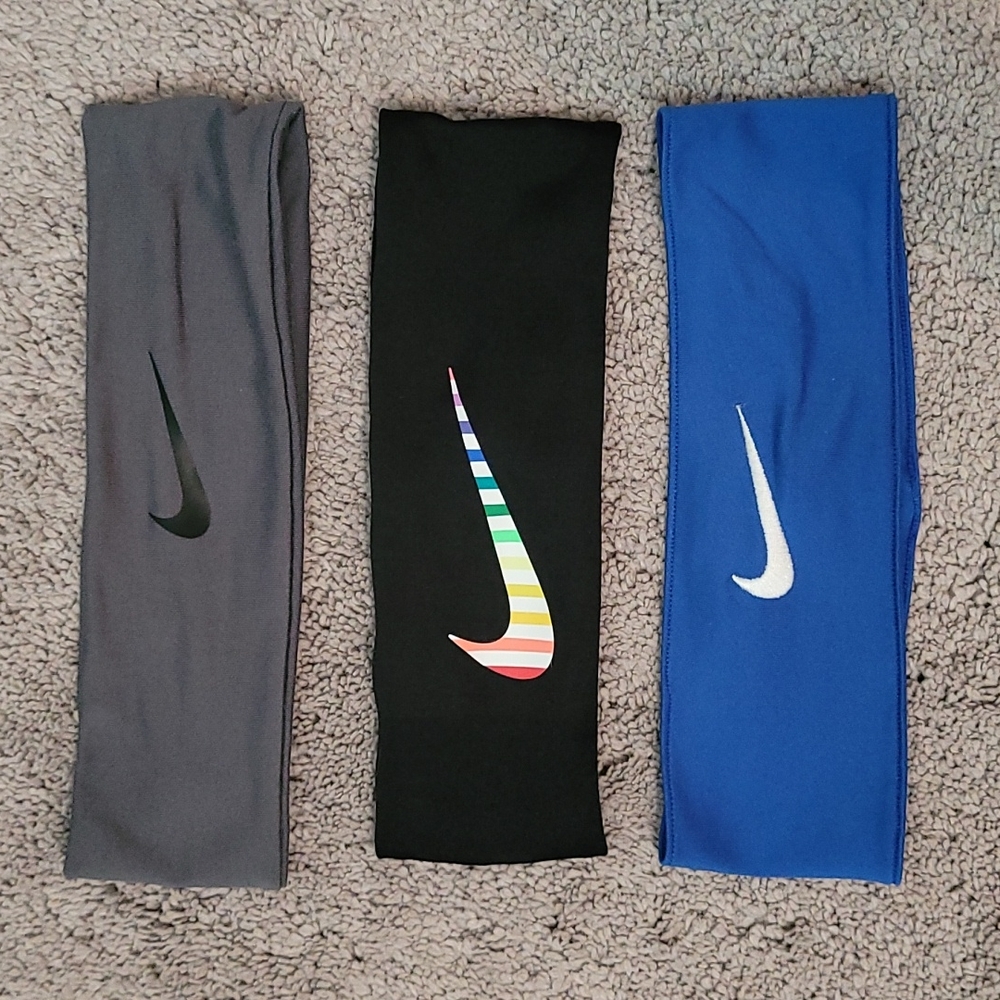 Women's Nike headband set